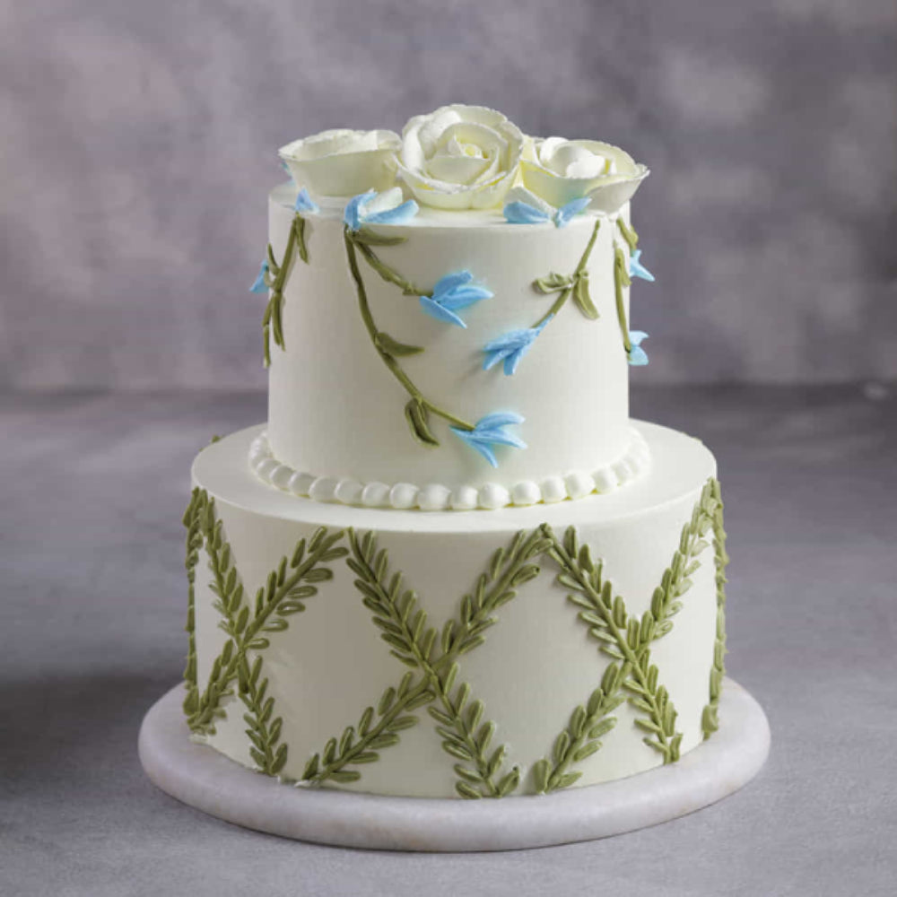 White Roses Floral Theme Cake