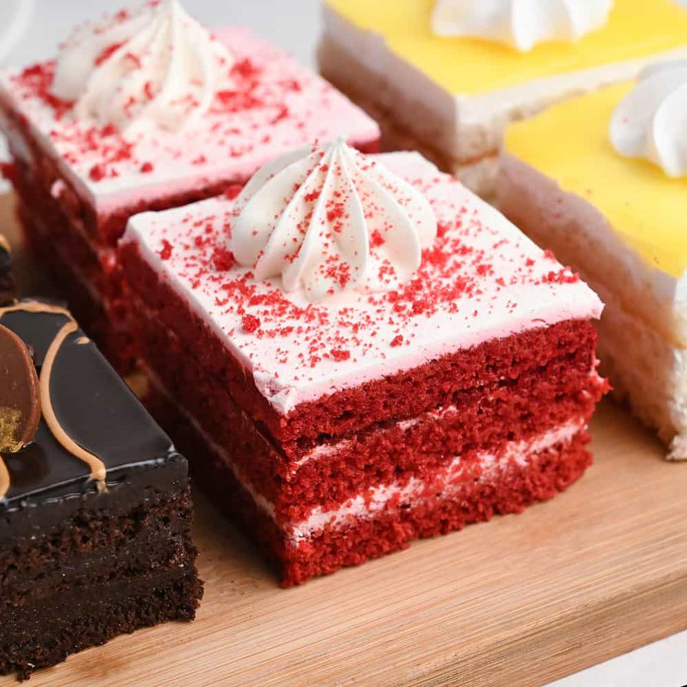 Set Of 6 Assorted Pastries
