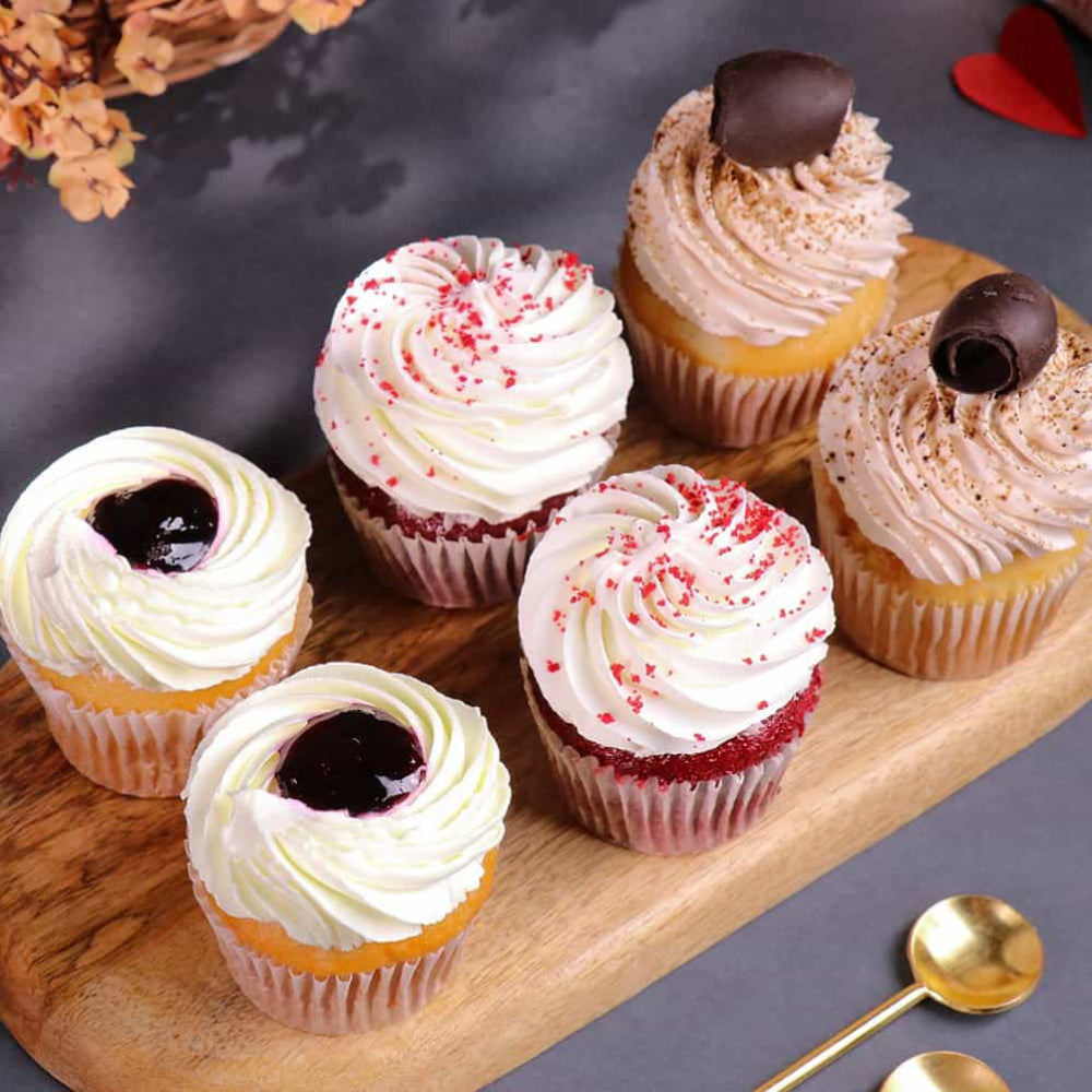 Set Of 6 Assorted Cup Cake