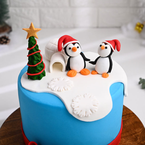 Festive Christmas Fondant Cake