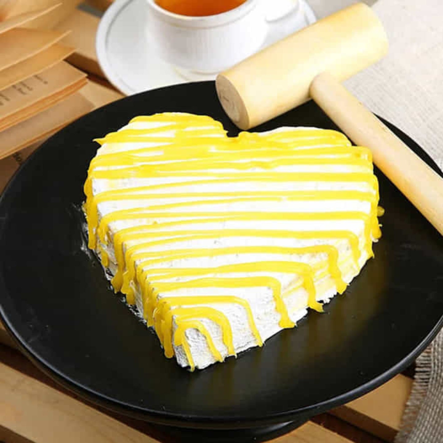 Delicate Love Pineapple Pinata Cake