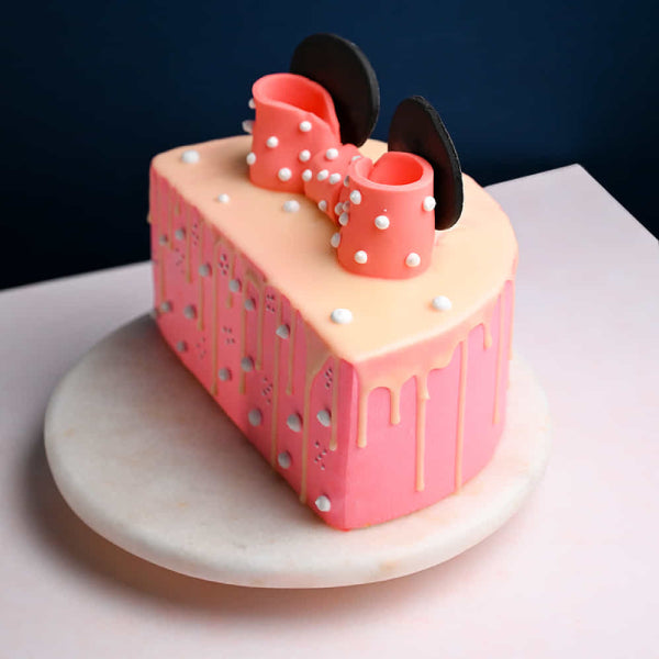 Minnie Mouse Half Design Cake
